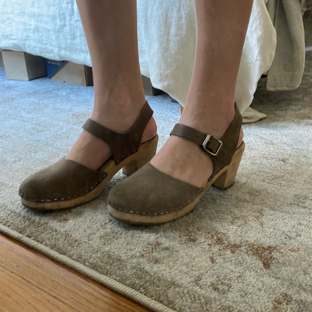 Lotta’s Clogs in Taupe - Used!
